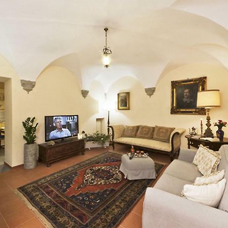 Via Dei Fossi Apartment Флоренція Екстер'єр фото