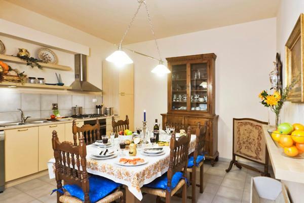 Via Dei Fossi Apartment Флоренція Екстер'єр фото