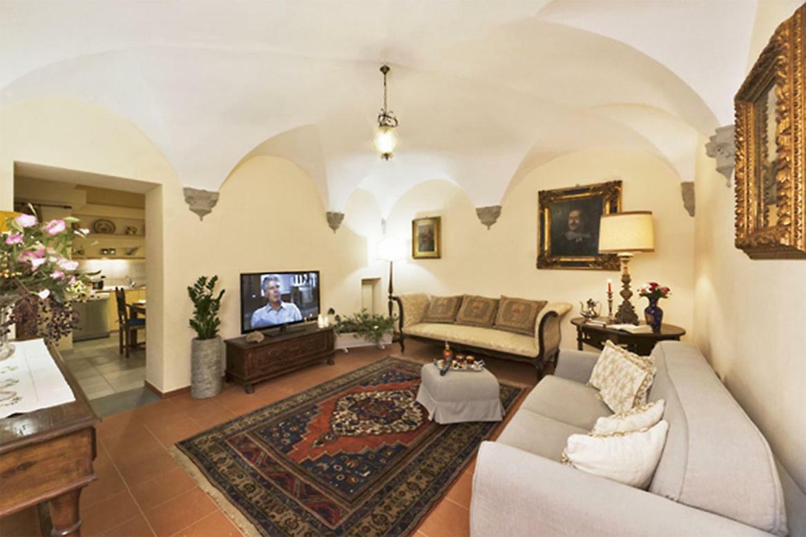 Via Dei Fossi Apartment Флоренція Екстер'єр фото